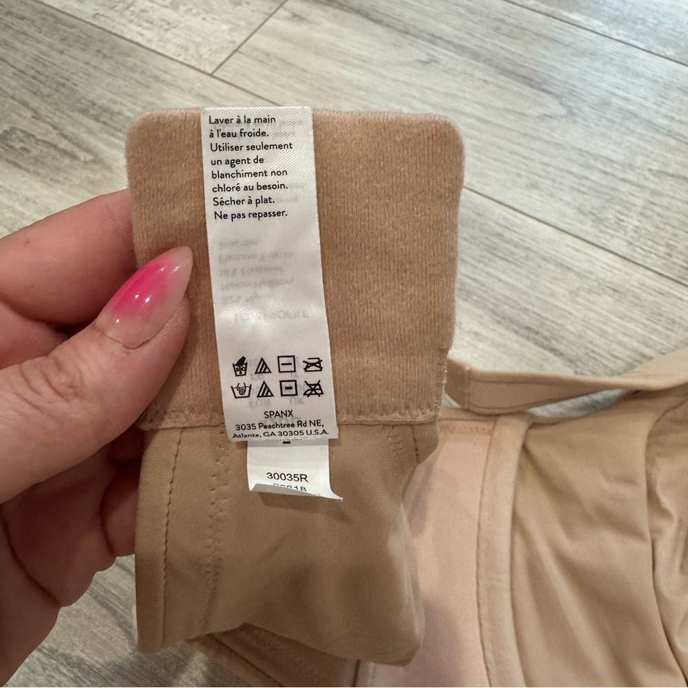 SPANX | Nude Beige Low Profile Full Coverage Minimizer Bra- Size 42DD - Picture 13 of 15